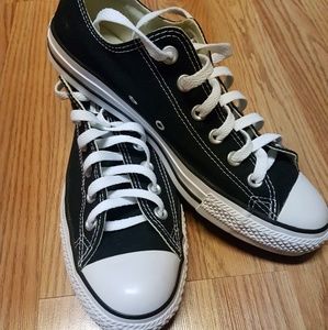 "Chuck Taylor All-Star Converse Low Top"